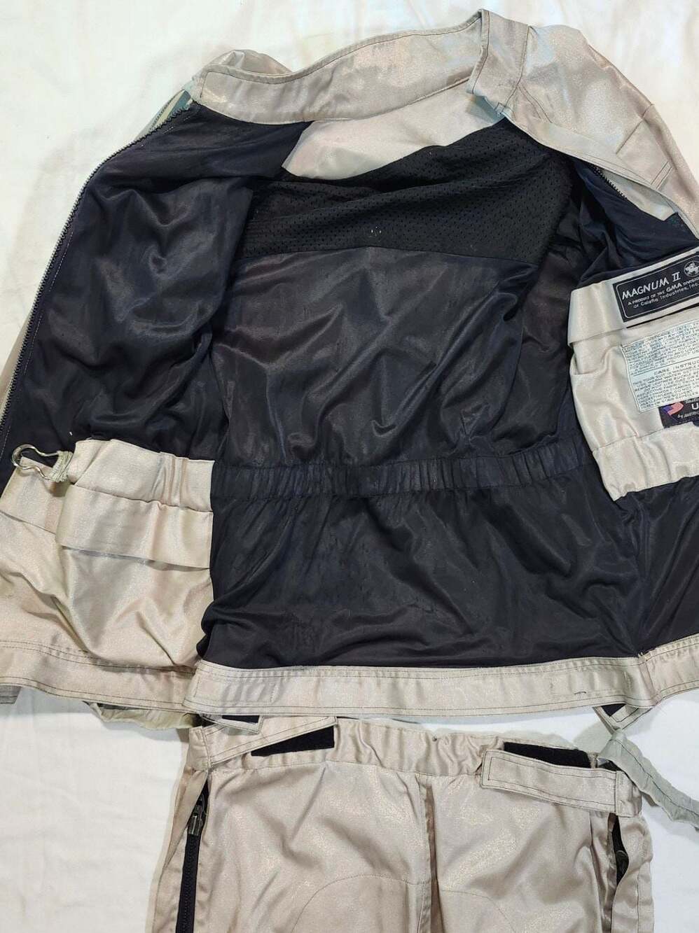 Magnum II Silver Space Suit Jacket and Pants Set Size M - Picture 6 of 7